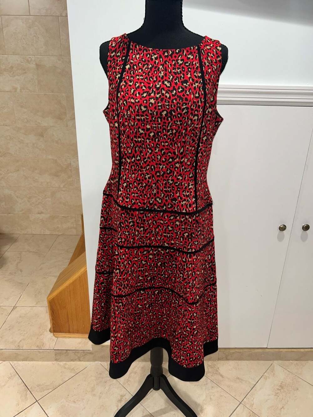 Anne Klein Red and Black Leopard Animal Print Sleeveless Knit Midi Dress Size 12